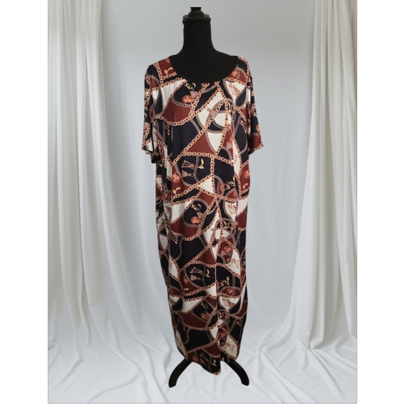 Chic Geometric Maxi Dress - Picture 2 of 4
